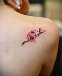 Фото вариант тату сакура для девушки 09.02.2020 №006 -sakura tattoo- tattoo-photo.ru