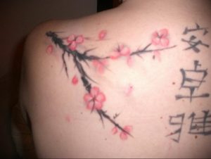 Фото вариант тату сакура для девушки 09.02.2020 №019 -sakura tattoo- tattoo-photo.ru