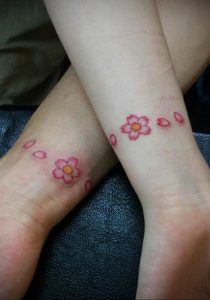 Фото вариант тату сакура на запястье 09.02.2020 №007 -sakura tattoo- tattoo-photo.ru