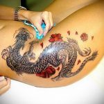 Фото тату сакура на бедре 09.02.2020 №003 -sakura tattoo- tattoo-photo.ru