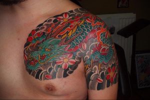 Фото тату сакура на груди 09.02.2020 №011 -sakura tattoo- tattoo-photo.ru