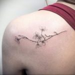 Фото тату сакура на плече 09.02.2020 №021 -sakura tattoo- tattoo-photo.ru