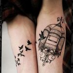 птица вылетает из клетки тату 02.01.2019 №002 -bird cage tattoo- tattoo-photo.ru