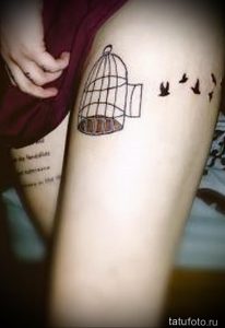 птица вылетает из клетки тату 02.01.2019 №12004 -bird cage tattoo- tattoo-photo.ru