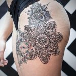 тату мандала на бедре 04.02.2020 №015 -mandala tattoo- tattoo-photo.ru