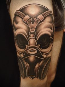 тату череп в противогазе 15.01.2020 №045 -skull tattoo in gas mask- tattoo-photo.ru