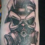 тату череп в противогазе 15.01.2020 №047 -skull tattoo in gas mask- tattoo-photo.ru