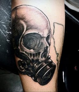 тату череп в противогазе 15.01.2020 №054 -skull tattoo in gas mask- tattoo-photo.ru