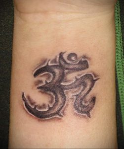 фото пример символ тату ОМ 08.02.2020 №028 -tattoo om- tattoo-photo.ru