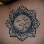фото пример символ тату ОМ 08.02.2020 №075 -tattoo om- tattoo-photo.ru