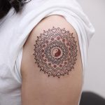 фото пример тату мандала 04.02.2020 №002 -mandala tattoo- tattoo-photo.ru