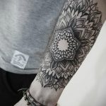 фото пример тату мандала 04.02.2020 №013 -mandala tattoo- tattoo-photo.ru