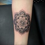 фото пример тату мандала 04.02.2020 №085 -mandala tattoo- tattoo-photo.ru