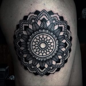 фото пример тату мандала 04.02.2020 №101 -mandala tattoo- tattoo-photo.ru