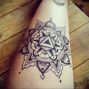 фото пример тату мандала 04.02.2020 №117 -mandala tattoo- tattoo-photo.ru