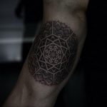 фото пример тату мандала 04.02.2020 №126 -mandala tattoo- tattoo-photo.ru