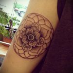 фото пример тату мандала 04.02.2020 №143 -mandala tattoo- tattoo-photo.ru