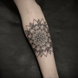 фото пример тату мандала 04.02.2020 №212 -mandala tattoo- tattoo-photo.ru