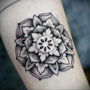 фото пример тату мандала 04.02.2020 №224 -mandala tattoo- tattoo-photo.ru