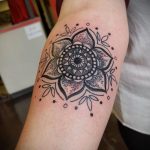 фото пример тату мандала 04.02.2020 №257 -mandala tattoo- tattoo-photo.ru