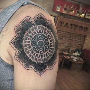 фото пример тату мандала 04.02.2020 №286 -mandala tattoo- tattoo-photo.ru