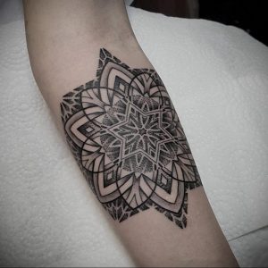 фото пример тату мандала 04.02.2020 №289 -mandala tattoo- tattoo-photo.ru