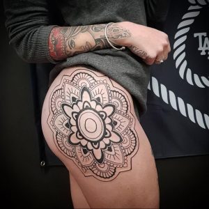 фото пример тату мандала 04.02.2020 №327 -mandala tattoo- tattoo-photo.ru