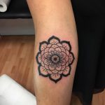 фото пример тату мандала 04.02.2020 №329 -mandala tattoo- tattoo-photo.ru