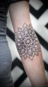 фото пример тату мандала 04.02.2020 №340 -mandala tattoo- tattoo-photo.ru