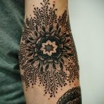 фото пример тату мандала 04.02.2020 №342 -mandala tattoo- tattoo-photo.ru