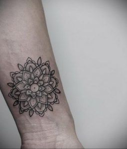 фото пример тату мандала 04.02.2020 №364 -mandala tattoo- tattoo-photo.ru