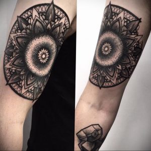 фото пример тату мандала 04.02.2020 №388 -mandala tattoo- tattoo-photo.ru