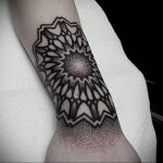 фото пример тату мандала 04.02.2020 №389 -mandala tattoo- tattoo-photo.ru