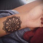 фото пример тату мандала 04.02.2020 №399 -mandala tattoo- tattoo-photo.ru