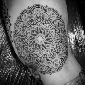 фото пример тату мандала 04.02.2020 №456 -mandala tattoo- tattoo-photo.ru