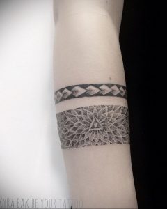 фото тату мандала браслетом 04.02.2020 №008 -mandala tattoo- tattoo-photo.ru