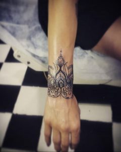 фото тату мандала браслетом 04.02.2020 №021 -mandala tattoo- tattoo-photo.ru