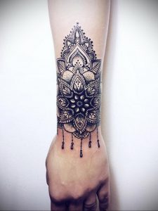 фото тату мандала браслетом 04.02.2020 №069 -mandala tattoo- tattoo-photo.ru