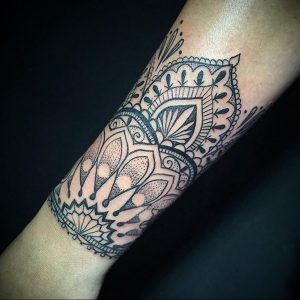 фото тату мандала браслетом 04.02.2020 №070 -mandala tattoo- tattoo-photo.ru