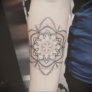 фото тату мандала браслетом 04.02.2020 №077 -mandala tattoo- tattoo-photo.ru