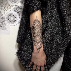 фото тату мандала браслетом 04.02.2020 №090 -mandala tattoo- tattoo-photo.ru