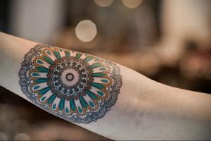 фото тату мандала для девушек 04.02.2020 №069 -mandala tattoo- tattoo-photo.ru