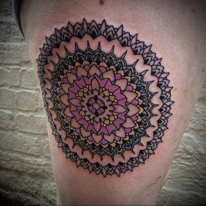 фото тату мандала для девушек 04.02.2020 №086 -mandala tattoo- tattoo-photo.ru