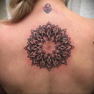 фото тату мандала для девушек 04.02.2020 №125 -mandala tattoo- tattoo-photo.ru