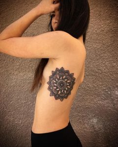 фото тату мандала для девушек 04.02.2020 №150 -mandala tattoo- tattoo-photo.ru