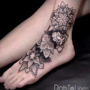 фото тату мандала и цветы 04.02.2020 №043 -mandala tattoo- tattoo-photo.ru