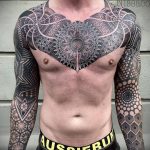 фото тату мандала на груди 04.02.2020 №026 -mandala tattoo- tattoo-photo.ru