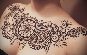 фото тату мандала на груди 04.02.2020 №031 -mandala tattoo- tattoo-photo.ru