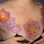 фото тату мандала на груди 04.02.2020 №033 -mandala tattoo- tattoo-photo.ru