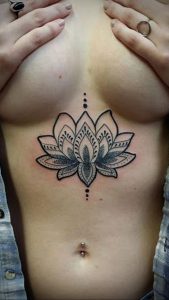 фото тату мандала на груди 04.02.2020 №036 -mandala tattoo- tattoo-photo.ru